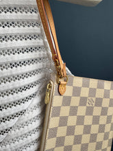 Lade das Bild in den Galerie-Viewer, LOUIS VUITTON CLUTCH