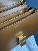 Lade das Bild in den Galerie-Viewer, CÉLINE BOX