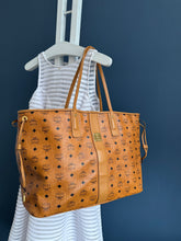 Lade das Bild in den Galerie-Viewer, MCM SHOPPER LARGE