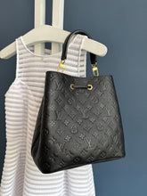 Lade das Bild in den Galerie-Viewer, LOUIS VUITTON NÉONOÉ EMPREINTE
