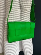 Lade das Bild in den Galerie-Viewer, BOTTEGA VENETA CASSETTE