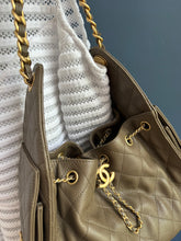 Lade das Bild in den Galerie-Viewer, CHANEL 25 SMALL