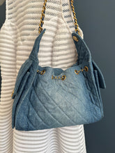 Lade das Bild in den Galerie-Viewer, CHANEL 25 SMALL
