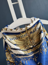 Lade das Bild in den Galerie-Viewer, HERMÉS CARE 90x90