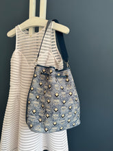 Lade das Bild in den Galerie-Viewer, MCM DESSAU BEUTEL LARGE