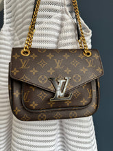 Lade das Bild in den Galerie-Viewer, LOUIS VUITTON PASSY