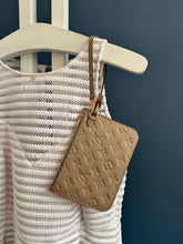 Lade das Bild in den Galerie-Viewer, LOUIS VUITTON CLUTCH