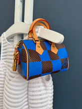 Lade das Bild in den Galerie-Viewer, LOUIS VUITTON SPEEDY 18 POP BLUE