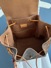 Lade das Bild in den Galerie-Viewer, LOUIS VUITTON MONTSOURIS PM