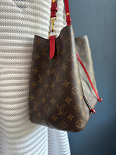Lade das Bild in den Galerie-Viewer, LOUIS VUITTON NÉONOÉ MM