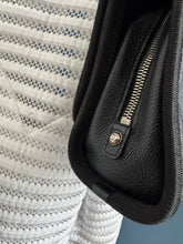 Lade das Bild in den Galerie-Viewer, CHANEL COCO HANDLE