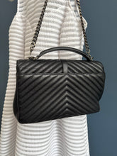 Lade das Bild in den Galerie-Viewer, YSL COLLEGE LARGE