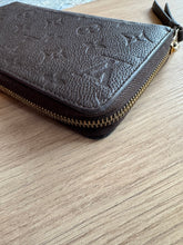 Lade das Bild in den Galerie-Viewer, LOUIS VUITTON ZIPPY EMPREINTE