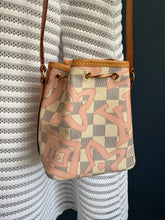 Lade das Bild in den Galerie-Viewer, LOUIS VUITTON NANA NOÉ TAHITIENNE
