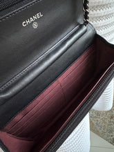 Lade das Bild in den Galerie-Viewer, CHANEL WOC