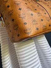 Lade das Bild in den Galerie-Viewer, MCM LIZ SHOPPER MEDIUM