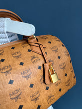 Lade das Bild in den Galerie-Viewer, MCM BOSTON BAG