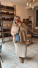 Lade das Bild in den Galerie-Viewer, MCM AREN DENIM BAG