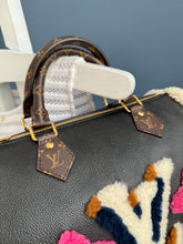 Lade das Bild in den Galerie-Viewer, LOUIS VUITTON TEDDY SPEEDY 30