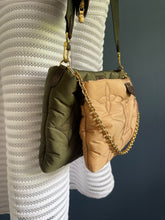 Lade das Bild in den Galerie-Viewer, LOUIS VUITTON MULTI POCHETTE PILLOW