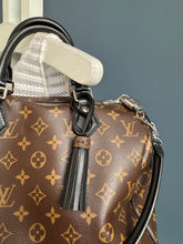 Lade das Bild in den Galerie-Viewer, LOUIS VUITTON SPEEDY SOFT 30 DARK