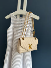 Lade das Bild in den Galerie-Viewer, LOUIS VUITTON NEW WAVE CHAIN
