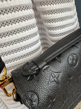 Lade das Bild in den Galerie-Viewer, LOUIS VUITTON MÉTIS EMPREINTE