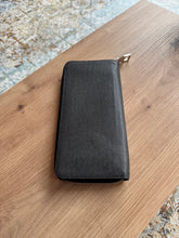 Lade das Bild in den Galerie-Viewer, LOUIS VUITTON ZIPPY VERTICAL