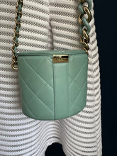 Lade das Bild in den Galerie-Viewer, CHANEL VANITY CASE