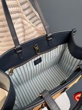 Lade das Bild in den Galerie-Viewer, LOUIS VUITTON ONTHEGO MM