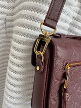 Lade das Bild in den Galerie-Viewer, LOUIS VUITTON MÉTIS WINE