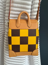 Lade das Bild in den Galerie-Viewer, LOUIS VUITTON NANO STRAMER BAG