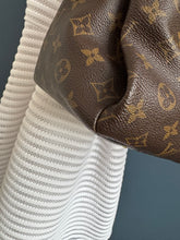 Lade das Bild in den Galerie-Viewer, LOUIS VUITTON ARTSY GM