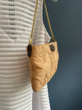 Lade das Bild in den Galerie-Viewer, LOUIS VUITTON PILLOW POCHETTE