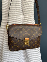 Lade das Bild in den Galerie-Viewer, LOUIS VUITTON MÉTIS