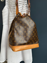 Lade das Bild in den Galerie-Viewer, LOUIS VUITTON NOÉ GRANDE