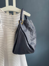 Lade das Bild in den Galerie-Viewer, LOUIS VUITTON ARTSY CELEST EMPREINTE