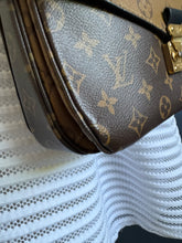 Lade das Bild in den Galerie-Viewer, LOUIS VUITTON MÉTIS REVERSE