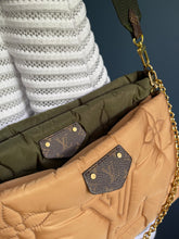 Lade das Bild in den Galerie-Viewer, LOUIS VUITTON MULTI POCHETTE PILLOW