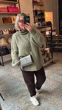 Lade das Bild in den Galerie-Viewer, YSL KATE SMALL