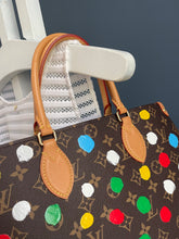 Lade das Bild in den Galerie-Viewer, LOUIS VUITTON ONTHEGO MM YAYOI KUSAMA DOTS