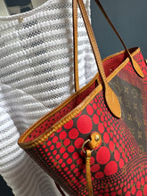 Lade das Bild in den Galerie-Viewer, LOUIS VUITTON NEVERFULL MM YOYOI KUSAMA