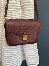 Lade das Bild in den Galerie-Viewer, LOUIS VUITTON MÉTIS WINE