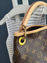 Lade das Bild in den Galerie-Viewer, LOUIS VUITTON ARTSY MM