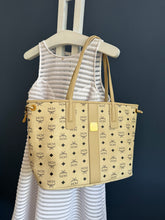 Lade das Bild in den Galerie-Viewer, MCM SHOPPER MEDIUM