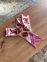 Lade das Bild in den Galerie-Viewer, LOUIS VUITTON BANDEAU LUCKY