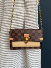 Lade das Bild in den Galerie-Viewer, LOUIS VUITTON VAVIN CHAIN
