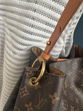 Lade das Bild in den Galerie-Viewer, LOUIS VUITTON GRACEFUL MM