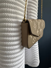 Lade das Bild in den Galerie-Viewer, LOUIS VUITTON FÉLICIE EMPREINTE