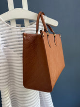 Lade das Bild in den Galerie-Viewer, LOUIS VUITTON ONTHEGO MM